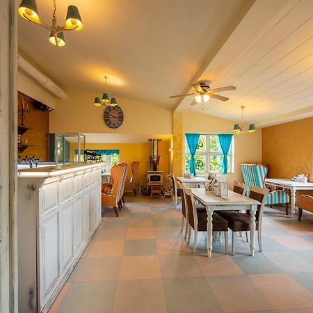 Penzion A Restauracia Lavender Μοτέλ Πόπραντ Εξωτερικό φωτογραφία